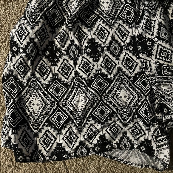 Women's Lounge Shorts paisley design with elastic waist and drawstring Size 1X - Picture 8 of 8